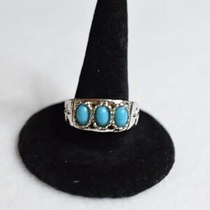 Southwestern Chic Faux Turquoise Silver Tone Size 7 Casual Unisex Ring